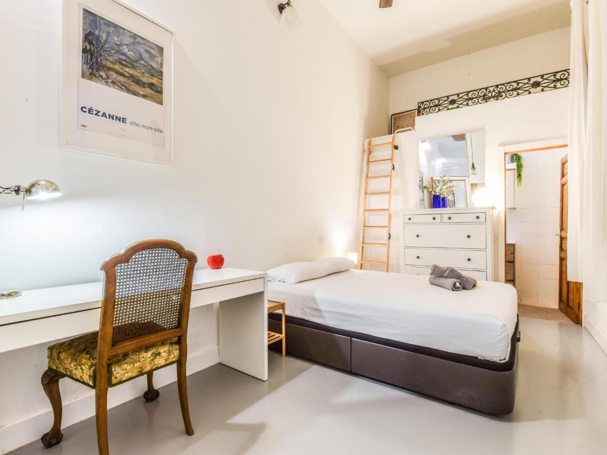 Apartamento En Lavapies De Estilo Industrial Para 5 Personas Madrid