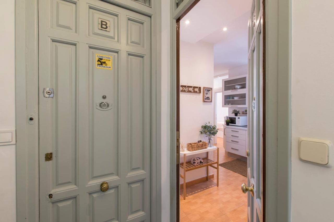 Fee4me. Elegant Flat A Few Minutes From Atocha. Madrid