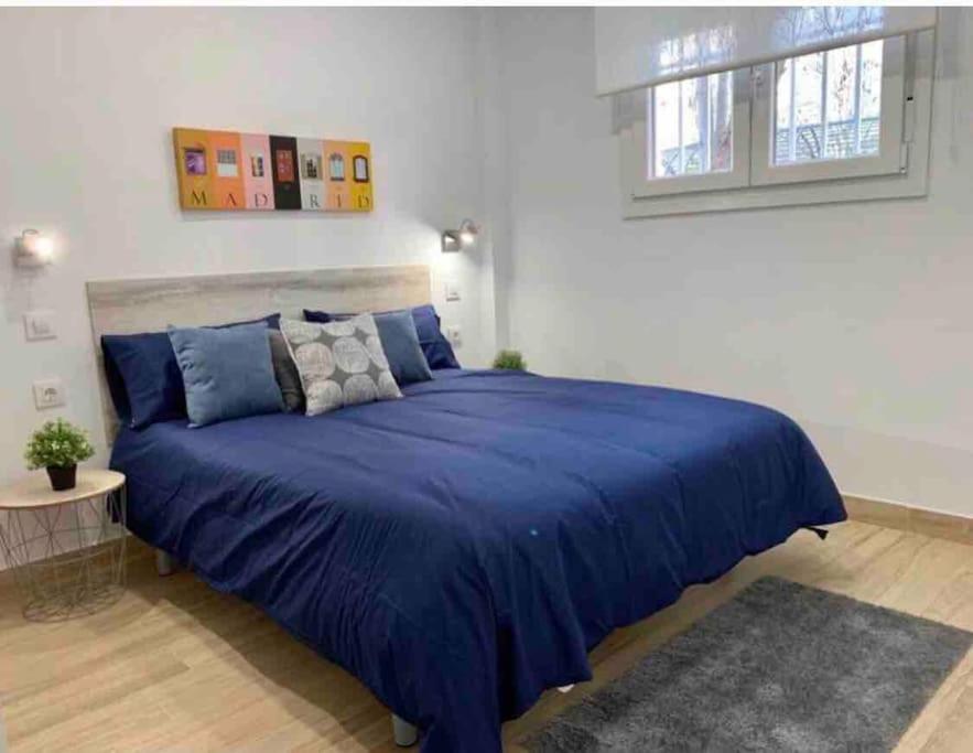 Apartment 4 Personas *