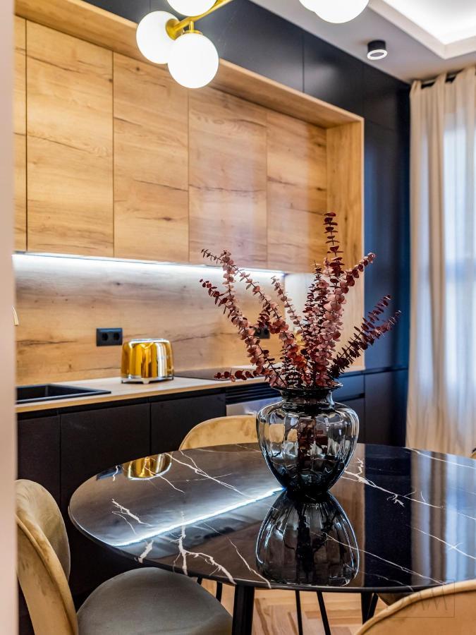 Elite By Edsam, In Apartment *