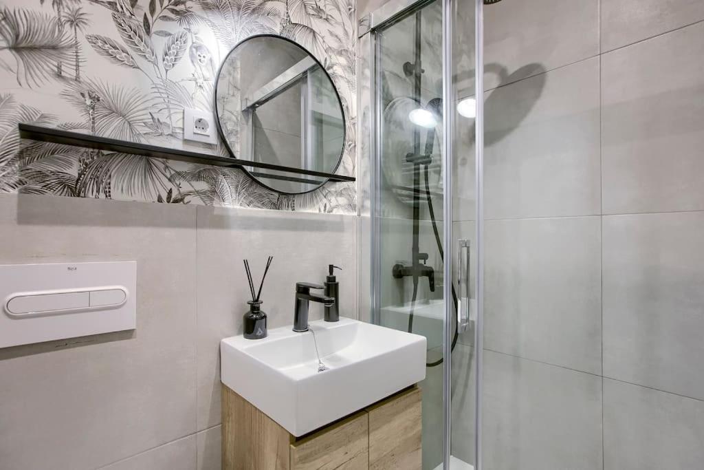 Apartment New&beatiful&central Apartment*el Balcon De Chueca