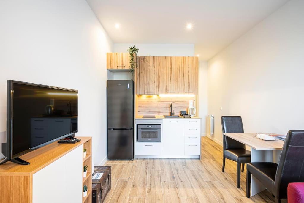 Agradable A Pie De Calle-30 Min De Sol Apartamento *