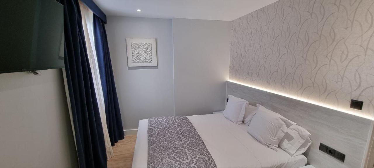 Ch La Petite Maison - Boutique - Affittacamere Madrid
