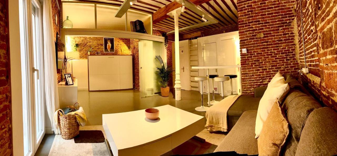 Calle Amparo100 Red Brick Loft For 8 Lavapies
