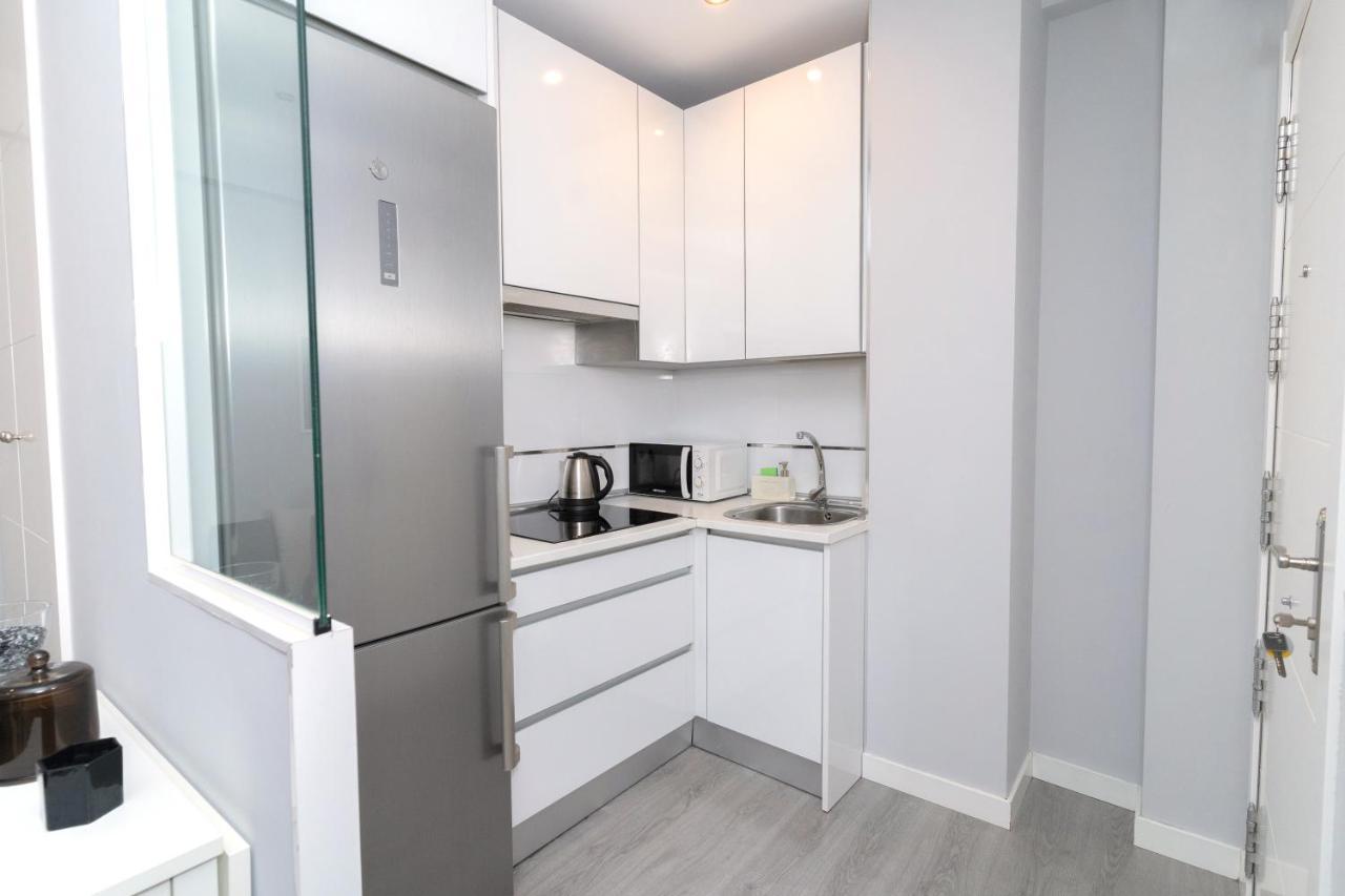 Modern Minimalist 1-bedroom In The Center