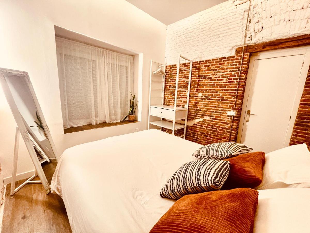 Apartment Calle Amparo100 Red Brick Loft For 8 Lavapies *