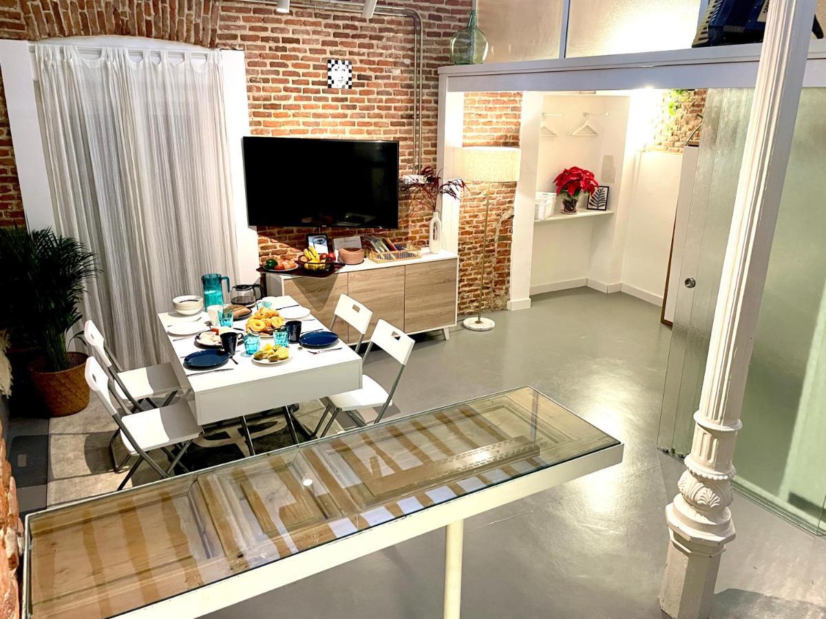 Calle Amparo100 Red Brick Loft For 8 Lavapies * Madrid