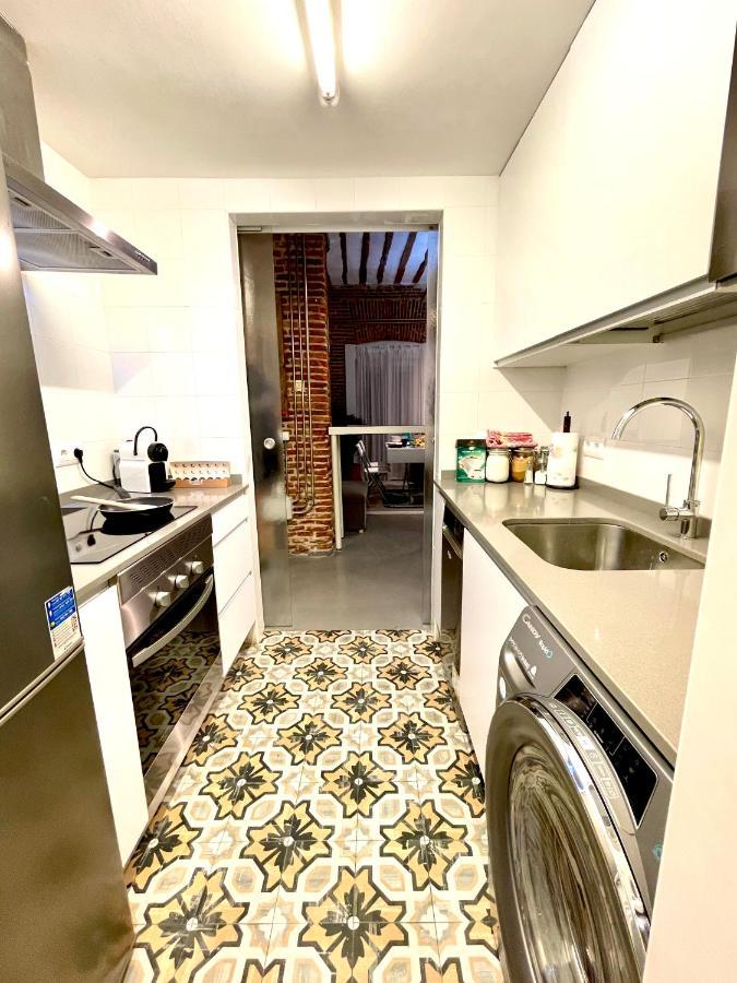 Calle Amparo100 Red Brick Loft For 8 Lavapies * Madrid