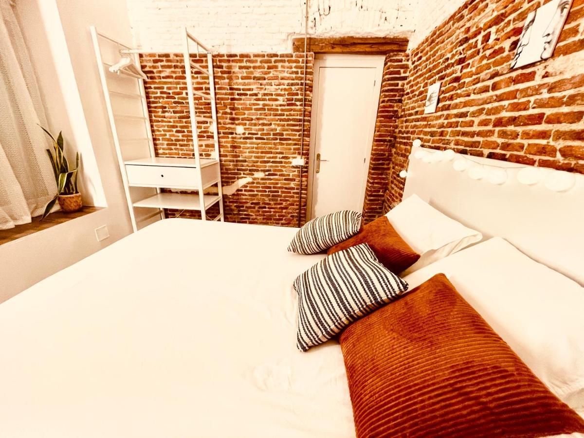 Calle Amparo100 Red Brick Loft For 8 Lavapies Madrid