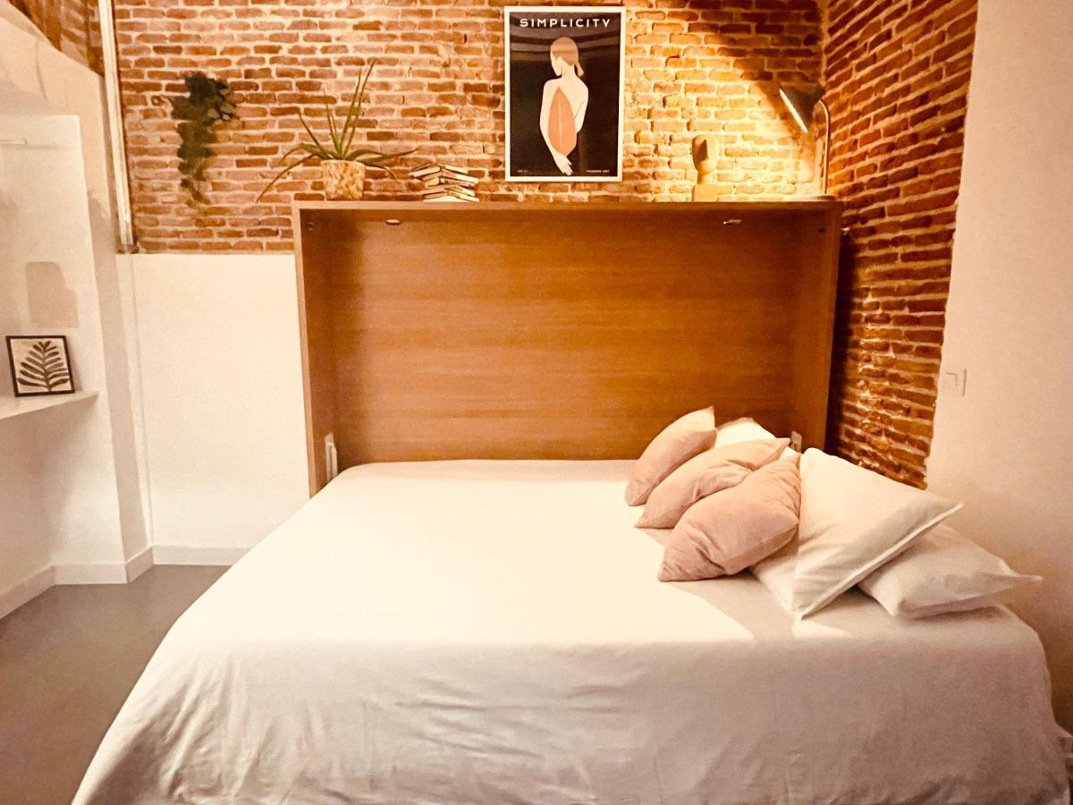 Calle Amparo100 Red Brick Loft For 8 Lavapies * Madrid