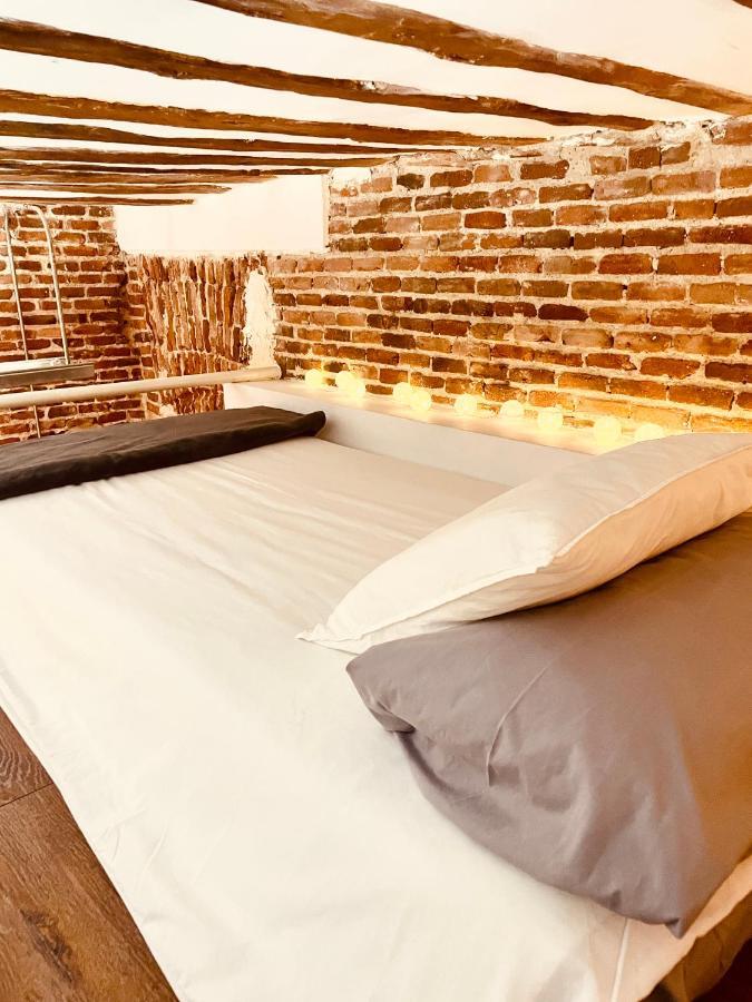 Calle Amparo100 Red Brick Loft For 8 Lavapies Apartment