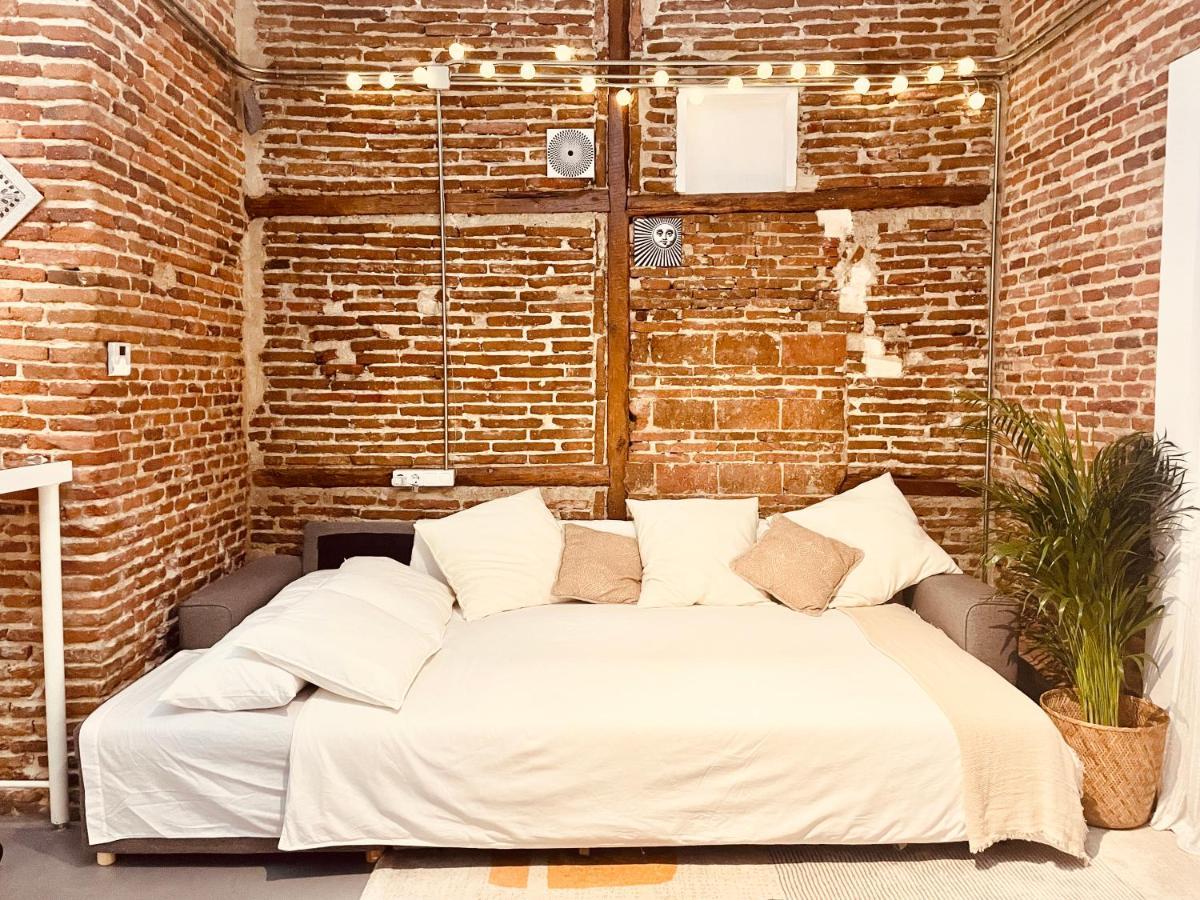 Calle Amparo100 Red Brick Loft For 8 Lavapies Madrid