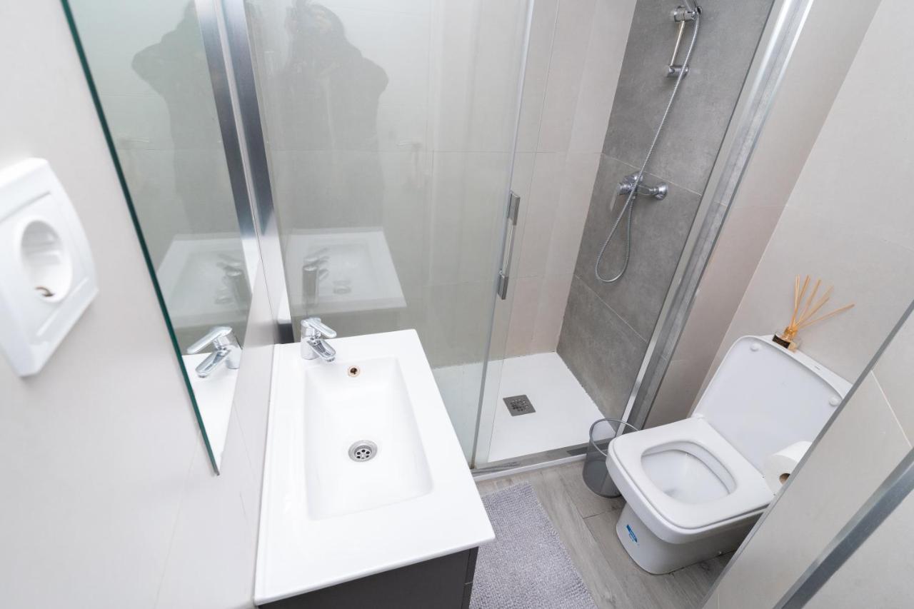 Modern Minimalist 1-bedroom In The Center Appartement Madrid