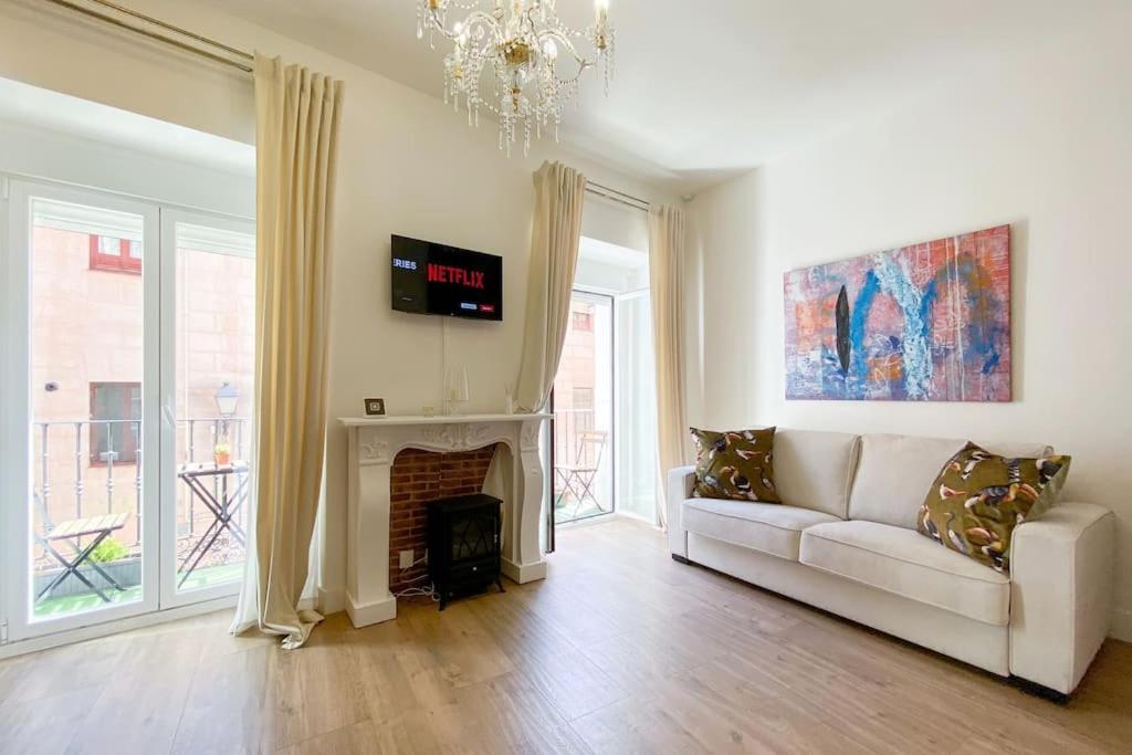 New Lavapies Spacious Flat, 2 Bedrooms And 2 Balconies Apartment Madrid