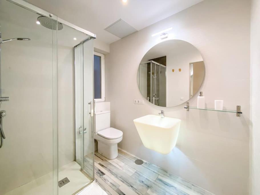 Apartment New Lavapies Spacious Flat, 2 Bedrooms And 2 Balconies