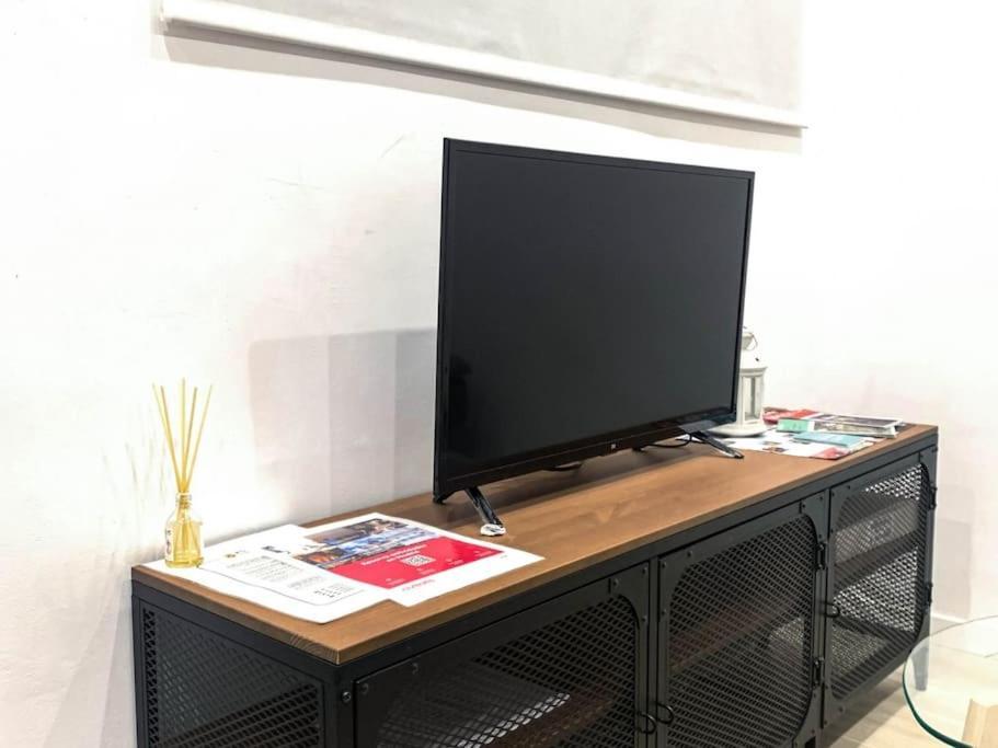 Pequeno Apartamento Reformado En Malasana * Madrid