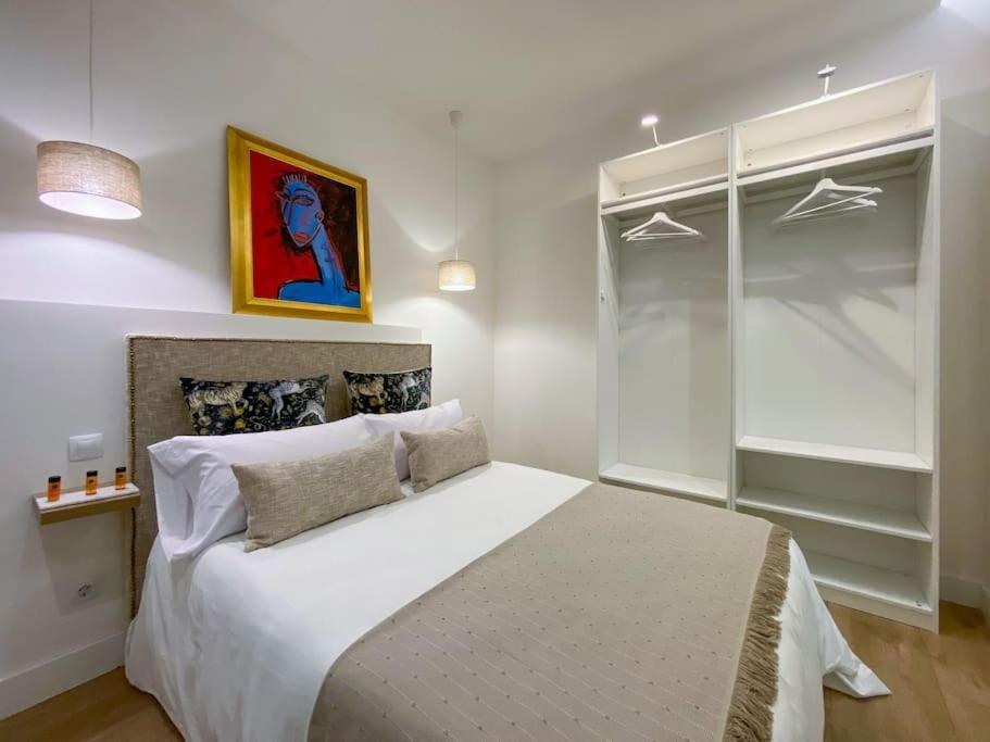 New Lavapies Spacious Flat, 2 Bedrooms And 2 Balconies Apartment