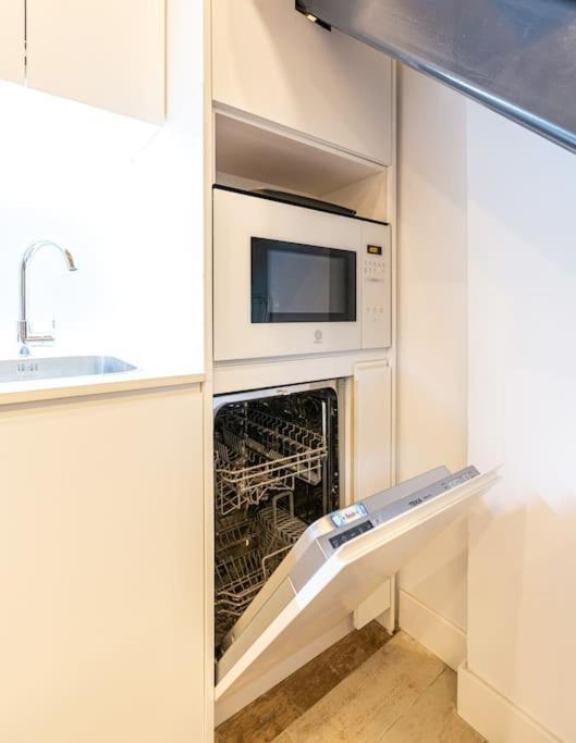 Amplio Piso A 300m De Retiro Apartamento