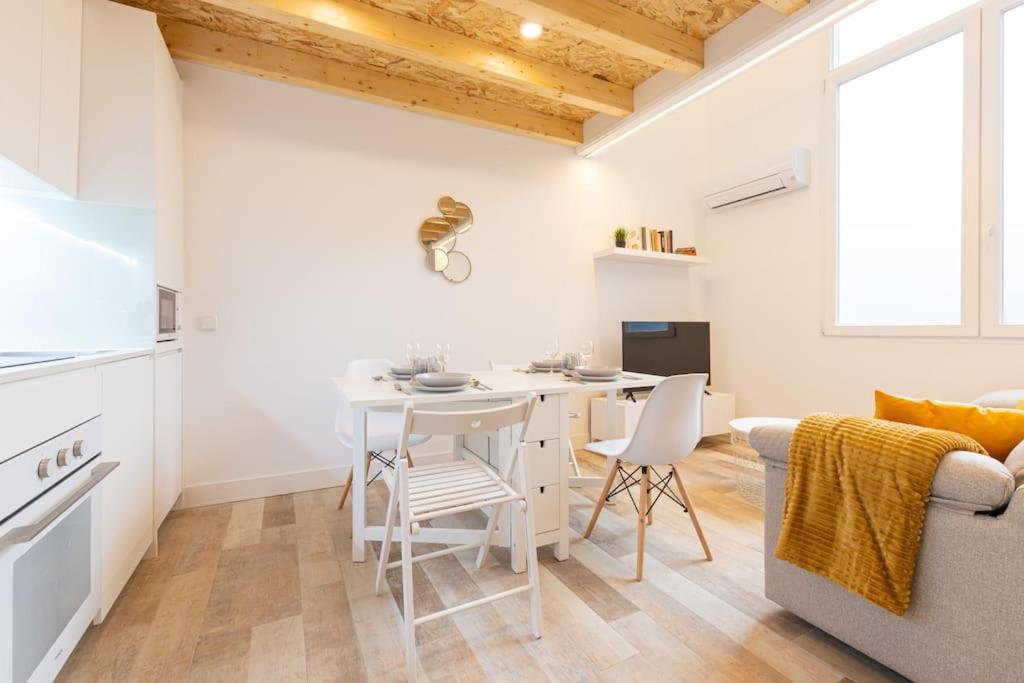 Apartamento Amplio Apto A 300m De Retiro *