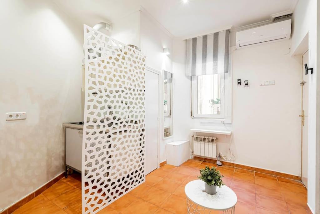 Agradable Estudio 3 Personas / 2 Camas En Gran Via Apartamento
