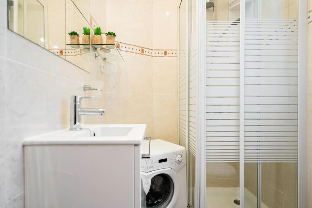 Apartamento Agradable Estudio 3 Personas / 2 Camas En Gran Via Madrid