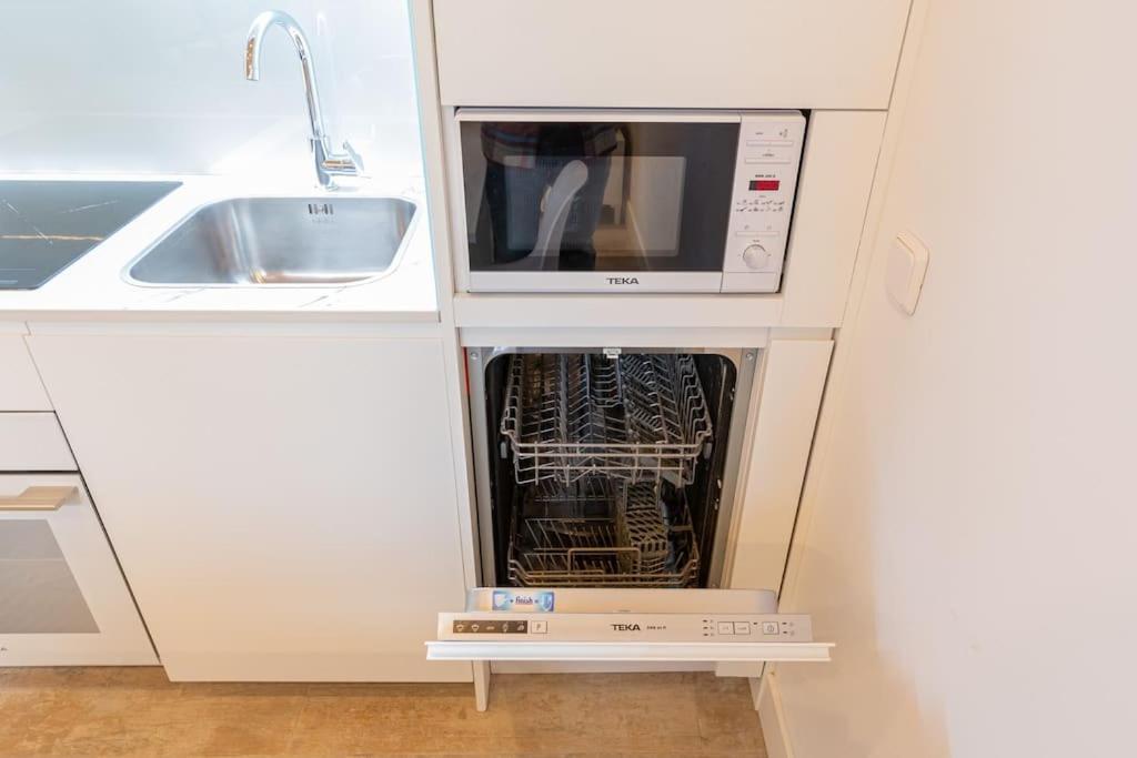 Apartamento Amplio Apto A 300m De Retiro