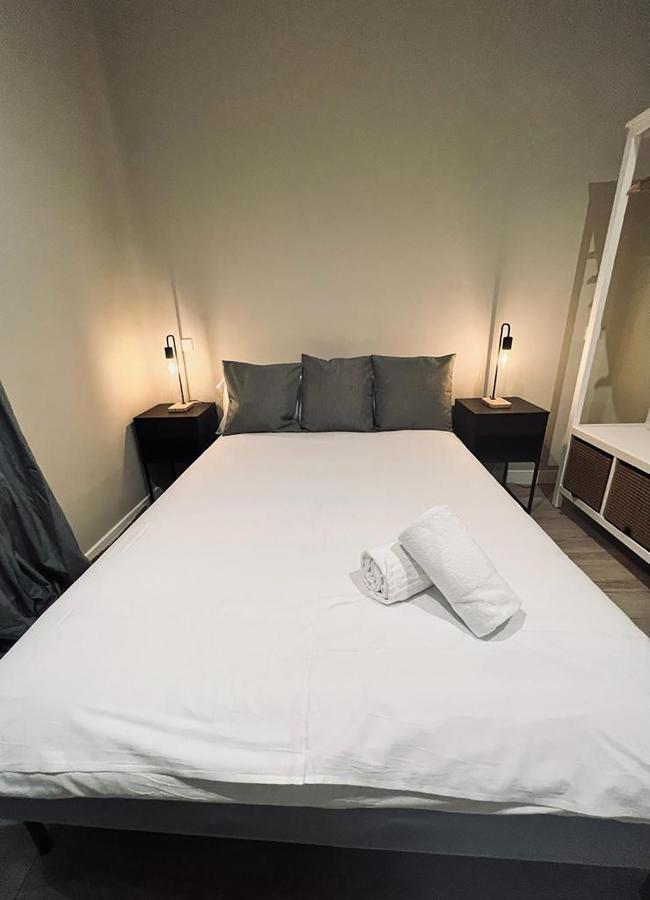 Downtown Apt 7pax La Latina-centro De Madrid! * Madrid