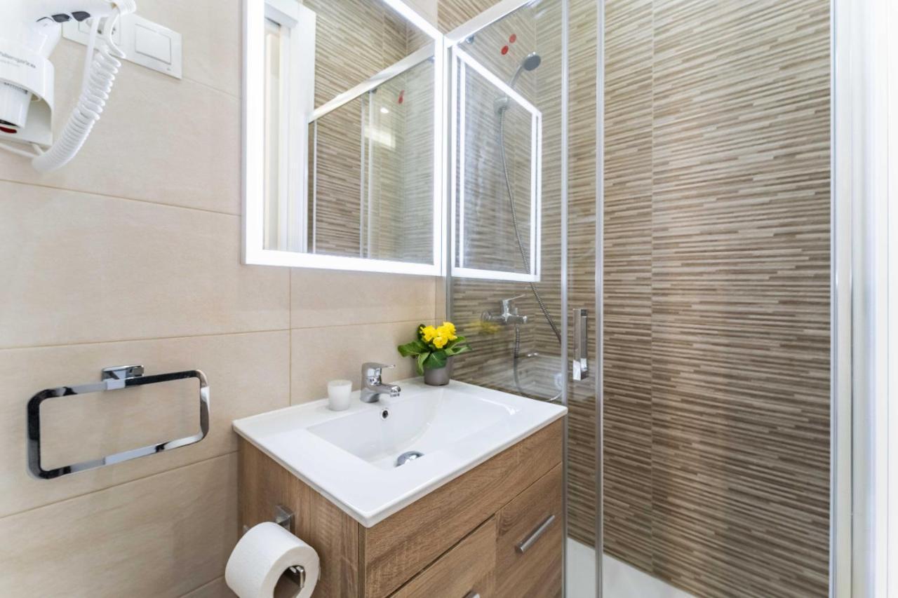 Exclusive Luxury In Apartment *