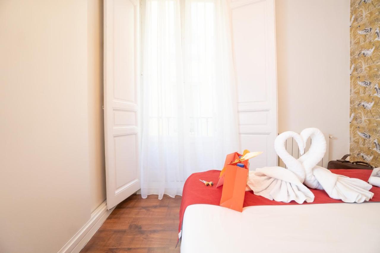 Modern In Downtown Area-2beds 1bath-plaza Mayor Apartment