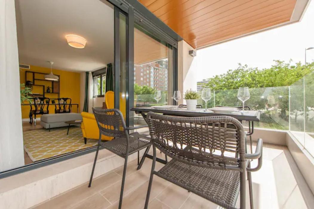 Moderno Y Lujoso Apartamento En Urbanizacion Privada Con Terraza De Diseno En Valdebebas / Ciudad Deportiva Real / Feria De Madrid
