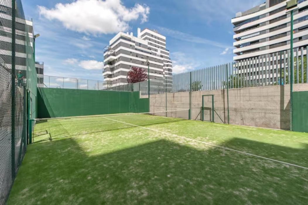 Moderno Y Lujoso Apartamento En Urbanizacion Privada Con Terraza De Diseno En Valdebebas / Ciudad Deportiva Real / Feria De * Madrid