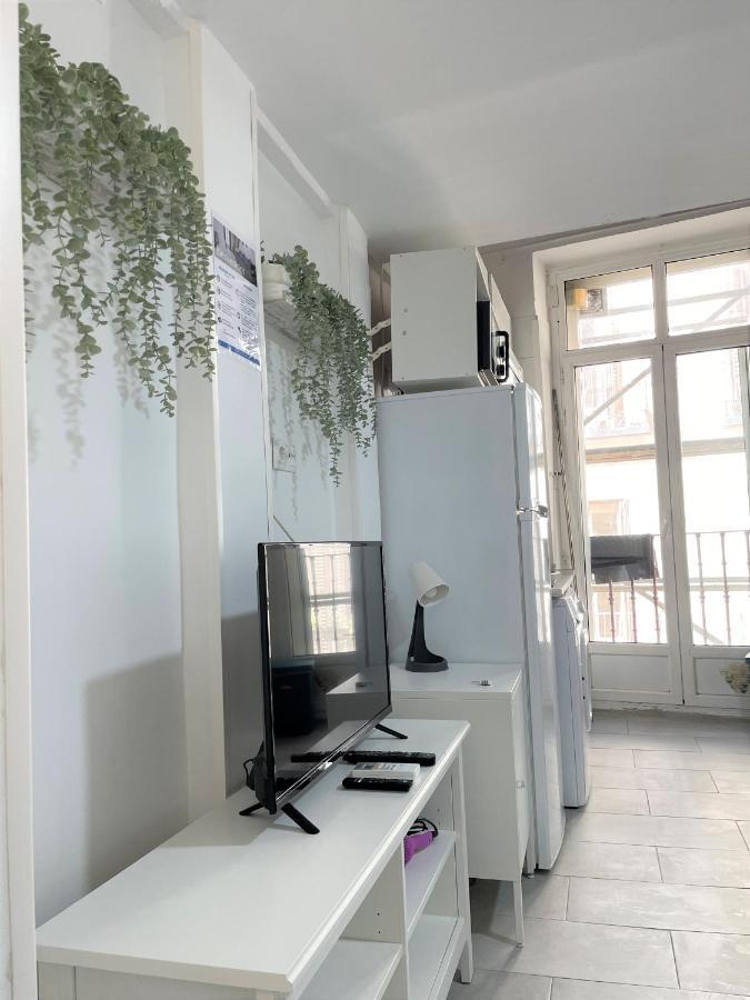 Acogedor Con Balcon En El Barrio De Chueca, Gran Via Con Aire Acondicionado Y Calefaccion