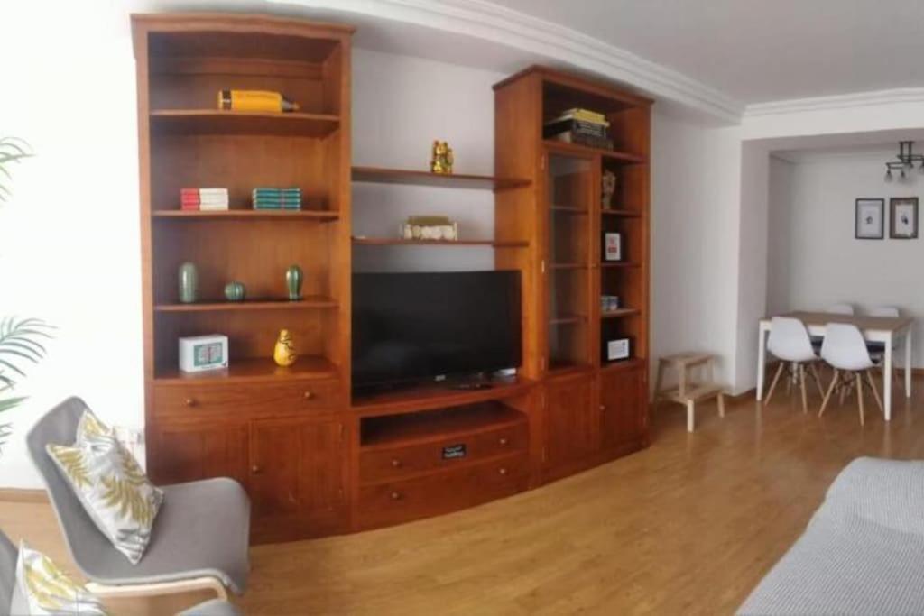 Apto 2 Habitaciones, Garaje Gratis Appartamento *