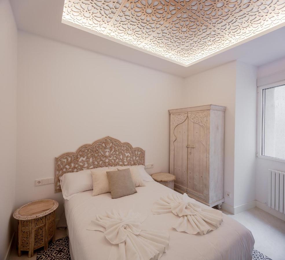 Plaza Espana V Calle San Bernardino 6br 6bh Apartment *