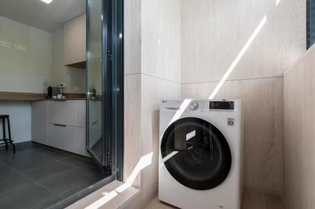 Moderno Y Lujoso Apartamento En Urbanizacion Privada Con Terraza De Diseno En Valdebebas / Ciudad Deportiva Real / Feria De Appartement Madrid