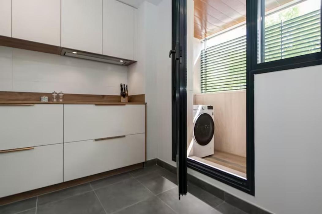 Moderno Y Lujoso Apartamento En Urbanizacion Privada Con Terraza De Diseno En Valdebebas / Ciudad Deportiva Real / Feria De Appartement *