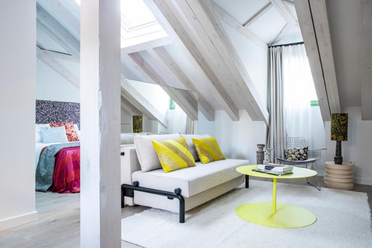 Calatrava - Darya Living Apartment