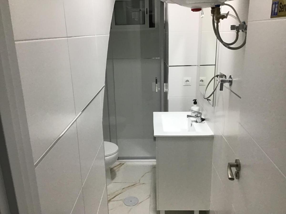 In Guest - Double 01 Carpet Apartamento Madrid