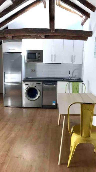 Apartamento Buhardilla En El De Los Austrias