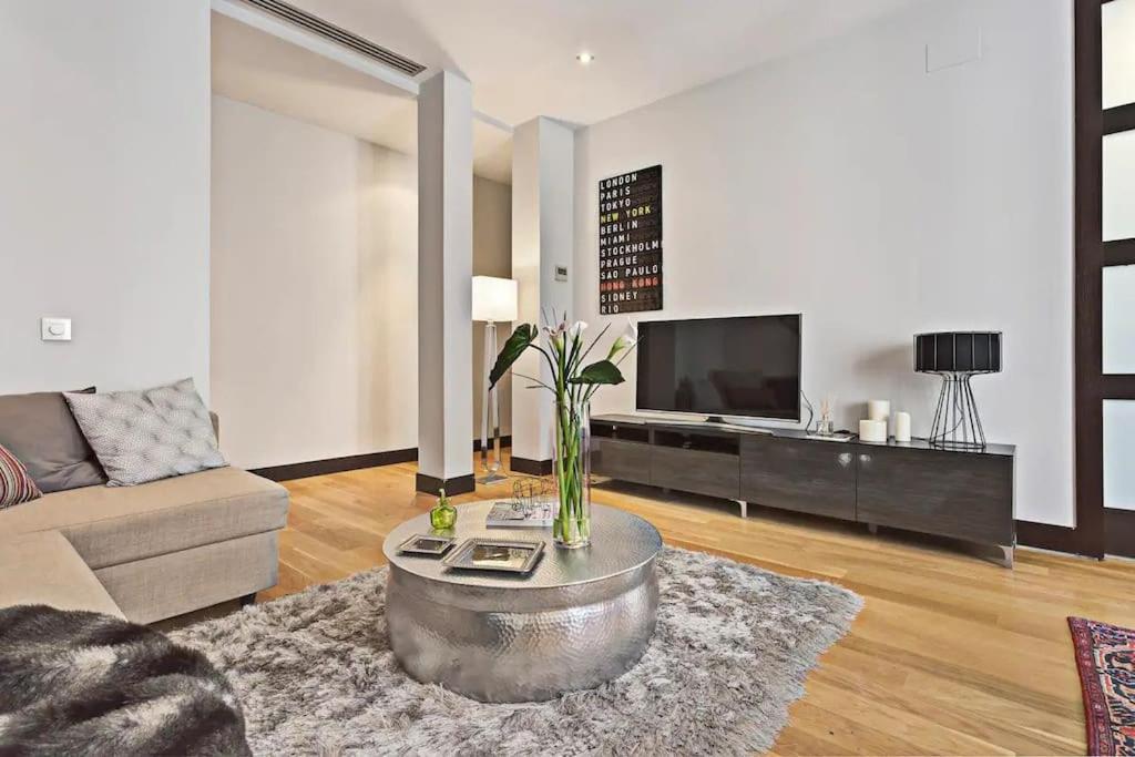 Spacious Luxury 1br In Centro! S.an Apartamento Madri