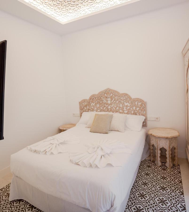 Apartment Plaza Espana V Calle San Bernardino 6br 6bh