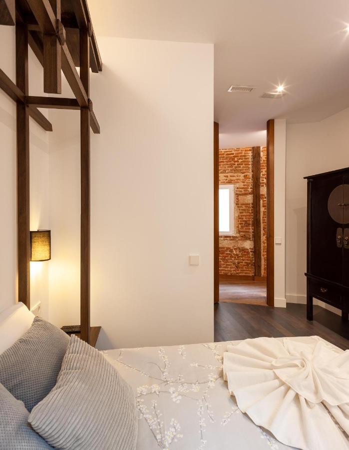 Apartment Plaza Espana V Calle San Bernardino 6br 6bh *