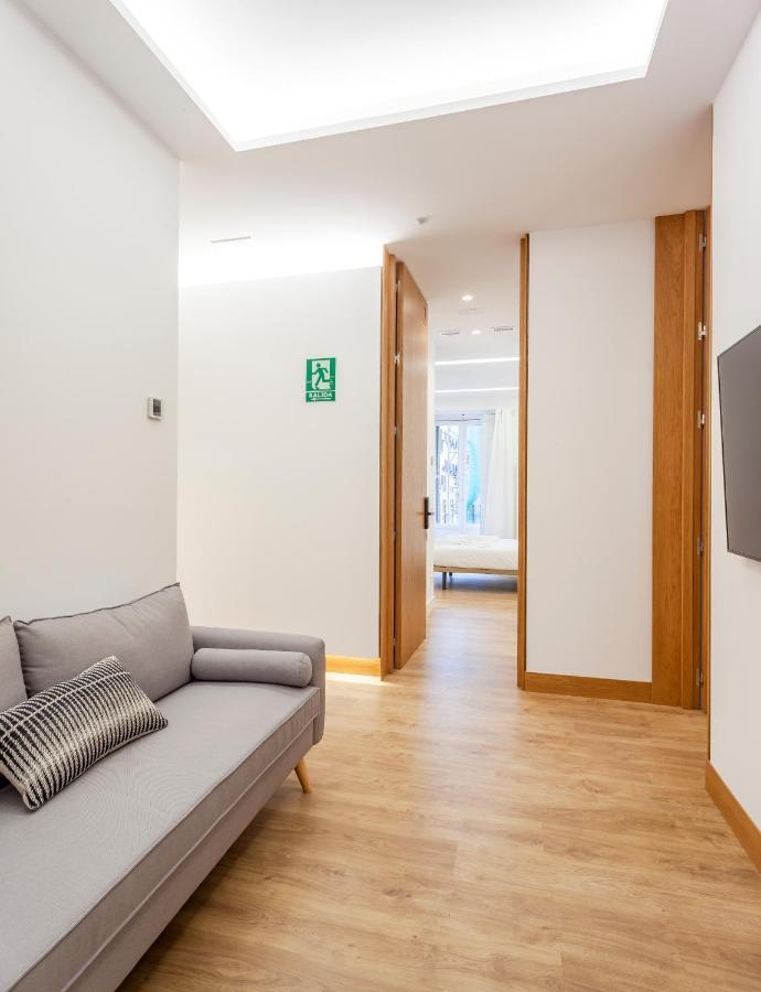 Plaza Espana V Calle San Bernardino 6br 6bh Apartment *