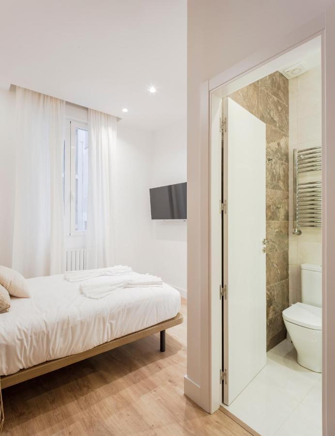 Plaza Espana V Calle San Bernardino 6br 6bh Apartment