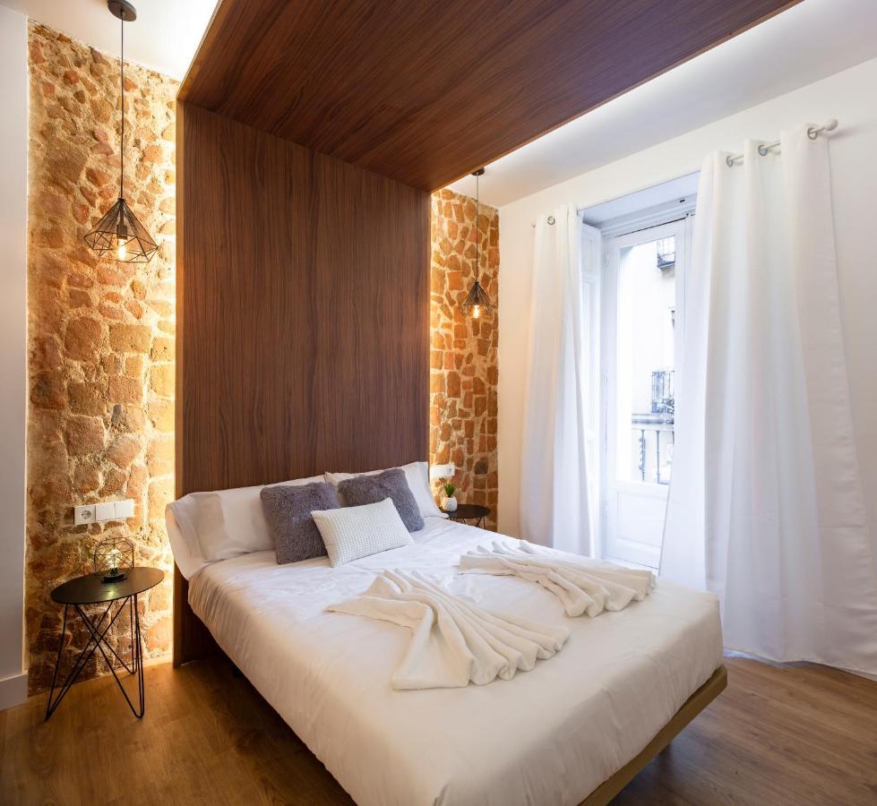 Plaza Espana V Calle San Bernardino 6br 6bh Apartment *