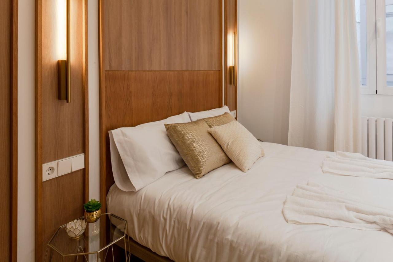 Plaza Espana V Calle San Bernardino 6br 6bh Apartment