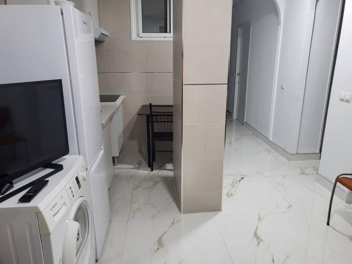 In - 05 Carpetana Guest house *