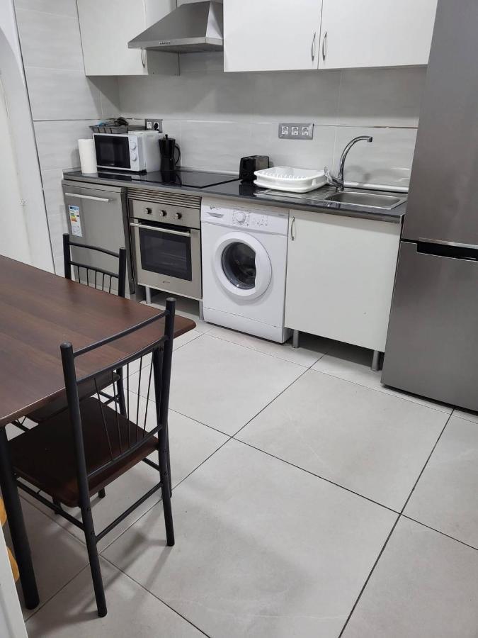 In - 01 Lavapies Guest house *