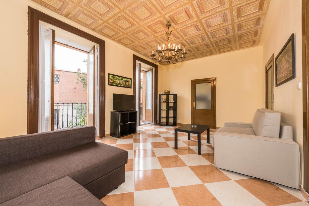 Grand Latina Apartment *
