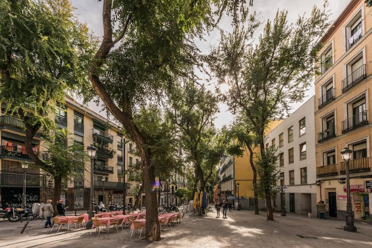 Luminoso En Lavapies-tirso De Molina
